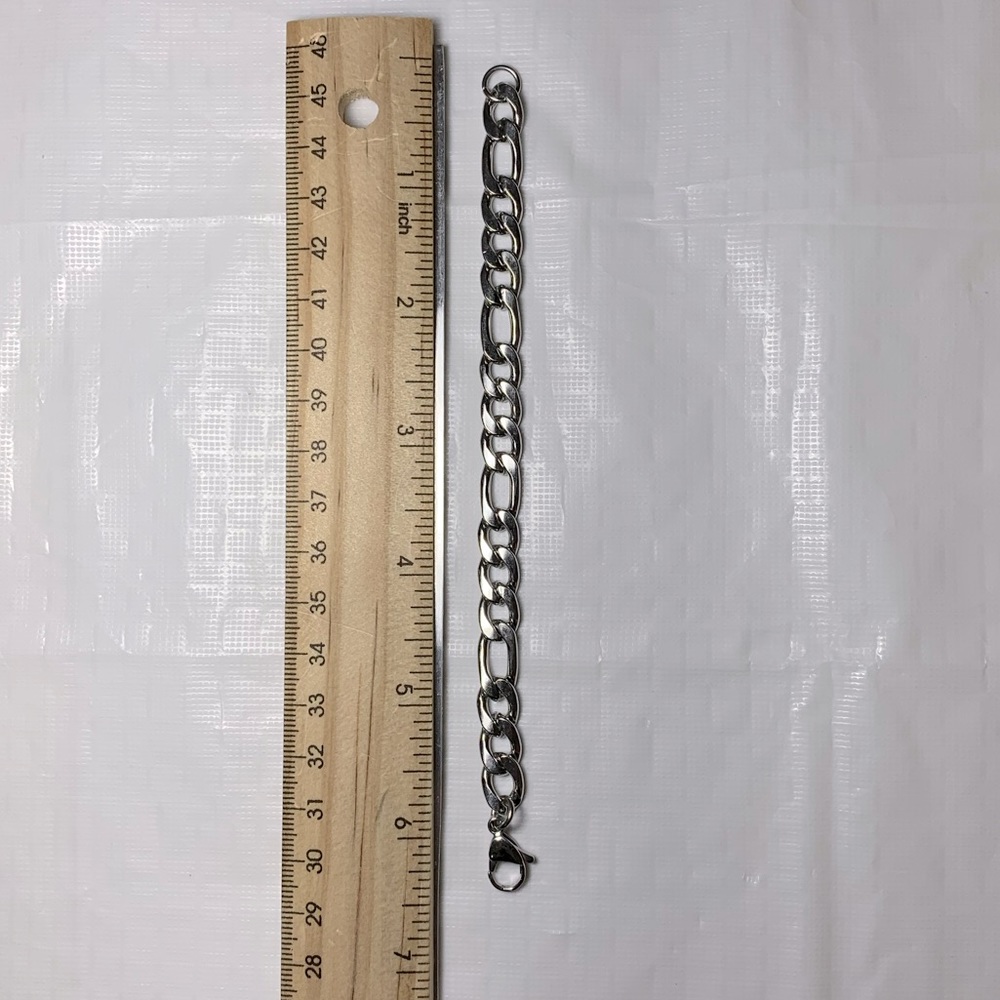 New Extra Small Stainless Steel 8mm Figaro Chain Bracelet - Picture 4 of 4